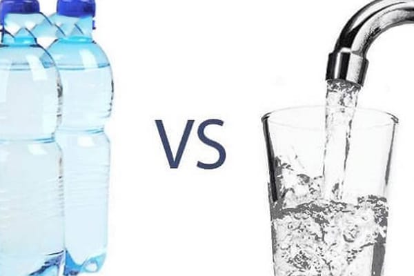 Su-khac-nhau-giua-nuoc-kiem-dong-chai-va-nuoc-kiem-tu-may-dien-giai-1