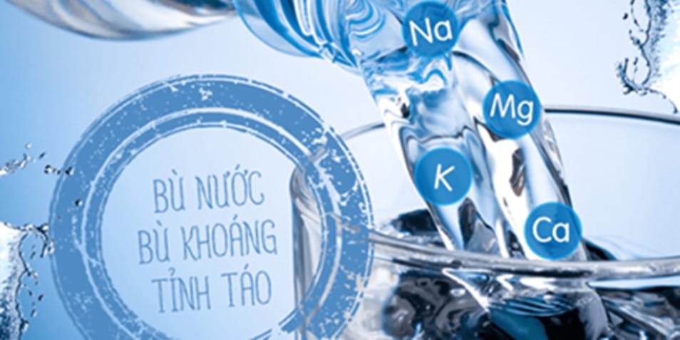 Co-nen-su-dung-nuoc-bu-khoang-hay-khong