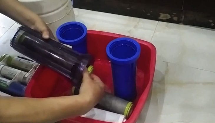 Can-thay-loi-loc-nuoc-so-1-2-3-moi-dinh-ky-de-dam-bao-an-toan.jpg