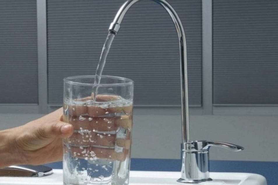 Nguyên nhân khiến máy lọc nước ion kiềm kêu ù ù và cách khắc phục May-loc-nuoc-ion-kiem-keu-u-u-khi-nao-nen-goi-ky-thuat-vien